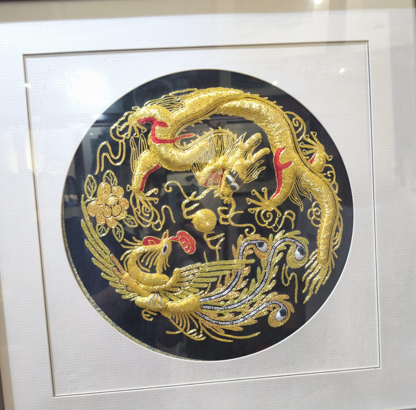 汉绣·龙凤盘金绣作品
